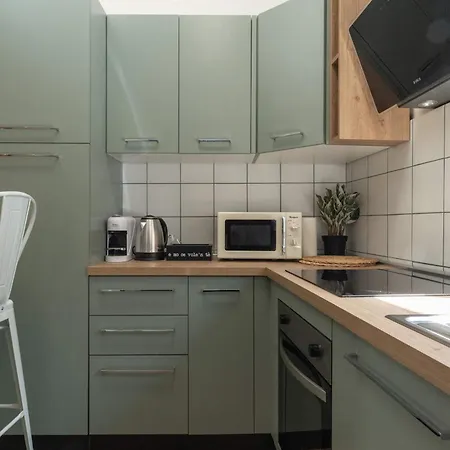 Light-filled Duomo 2br2ba Top-floor Flat * فلورنس